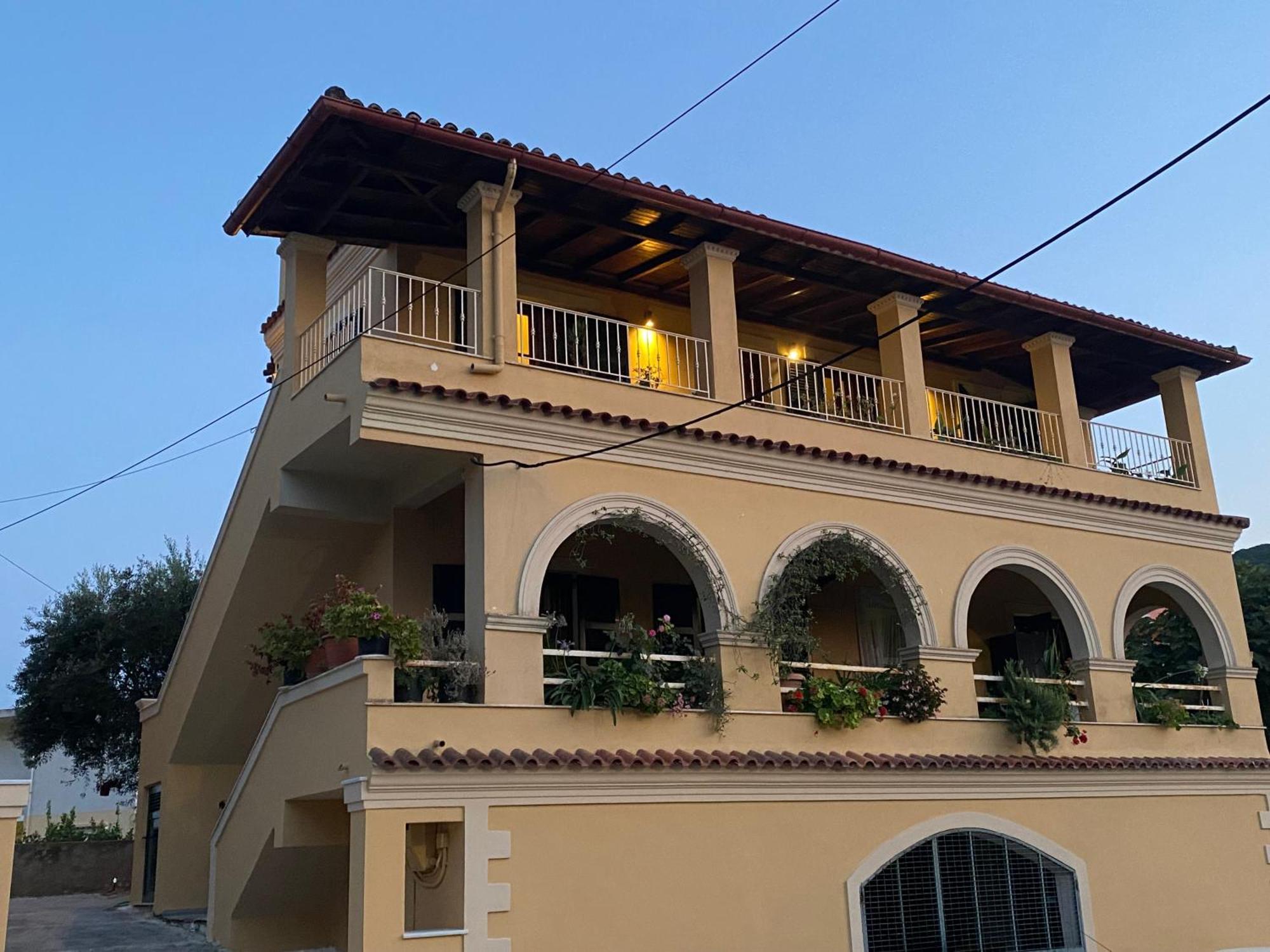 Villa Alexandra'S Boutique House Kato Garouna Exterior foto